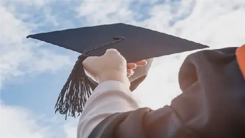 Yale University Offers Scholarships for International Students