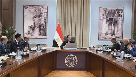 Egyptian Prime Minister Discusses Investment and Industry Challenges Ahead of 2026 Forum