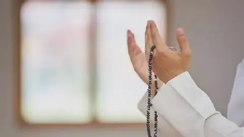 Egyptians Turn to Morning Prayers for Protection from Scandal