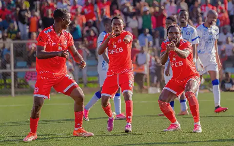 Bullets dislodge Wanderers from the top