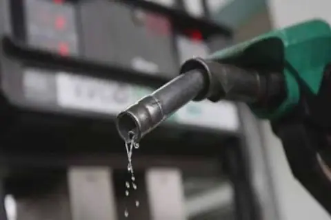 Nigerians Decry NNPCL's Fuel Price Discount