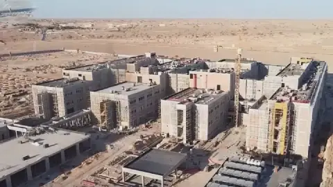Algerian Army Chief Inspects Military Hospital Project in Tindouf
