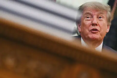 Trump says Putin wants Ukraine settlement, calls for new Ukrainian president
