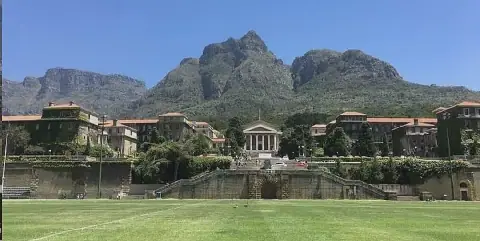 Questions mount over complaints against UCT Vice-Chancellor