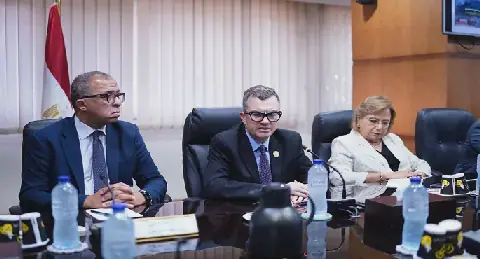 وزير التخطيط يبحث مع كبار الخبراء والأكاديميين والبرلمانيين مؤشرات أداء الاقتصاد وخطة التنمية الاقتصادية والاجتماعية