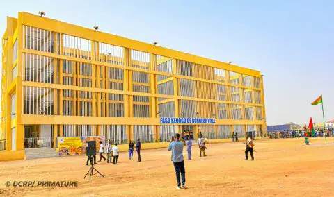 Burkina/Éducation : Le Premier ministre inaugure le complexe scolaire Faso-Kéoogo de Bonheur-Ville