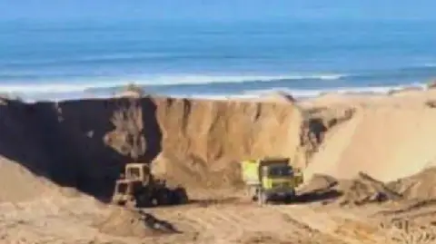 Sand Mafia Seizes Random Quarries in Larache Province