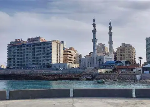Egypt's Matruh Province Braces for Fog and Rising Waves