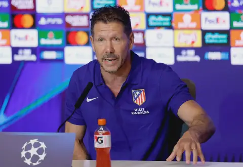 Atletico's Simeone encourages goalless Alvarez improvement