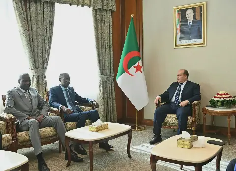 Algerian Prime Minister Meets Senegalese Foreign Minister