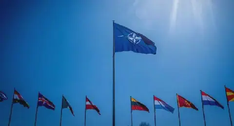 “الناتو” يطلق تدريب “الظهير الصامد” للردع النووى فى إيطاليا بمشاركة 17 دولة