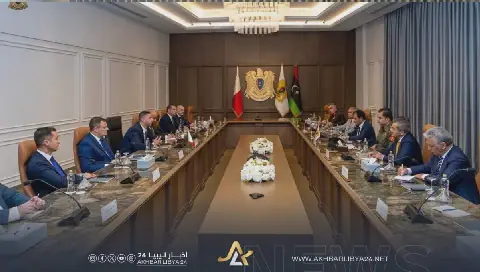 تعزيز العلاقات الثنائية وتوحيد المؤسسات الليبية على طاولة مباحثات صدام حفتر ووفد مالطي رفيع المستوى في بنغازي