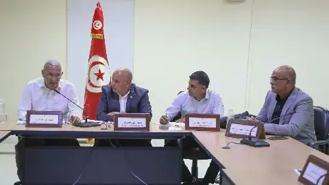 Tunisia's National Council of Regions and Districts Reviews Public Services and Social Development