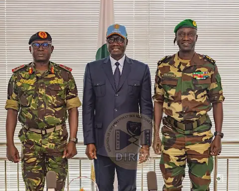 CEDEAO : LE VICE-AMIRAL D’ESCADRE OUMAR WADE PREND LA TÊTE DU COMITÉ DES CHEFS D’ÉTAT-MAJOR DE LA DÉFENSE