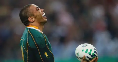 South Africa's Bryan Habana celebrates after scoring a try against Argentina during their semi-final Rugby World Cup match at the Stade de France Stadium in Saint-Denis, near Paris, October 14, 2007. REUTERS/Eddie Keogh (FRANCE)