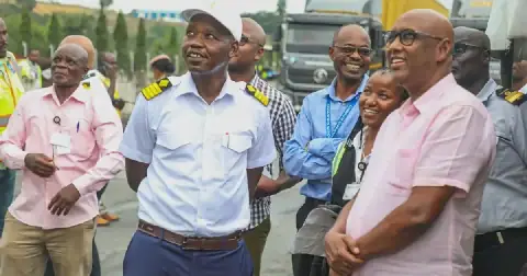 KRA Commissioner General Adan Mohamed with KPA Chief Executive Officer Capt. William Ruto. (Image: KPA)