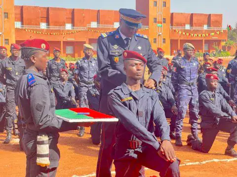 Burkina Faso : 499 nouveaux sapeurs-pompiers prêts à servir sous le nom du sergent Drabo Issa