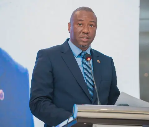 Guinean Sports Minister Cellou Baldé Congratulates Mamady Doumbouya on FEGUIFOOT Election