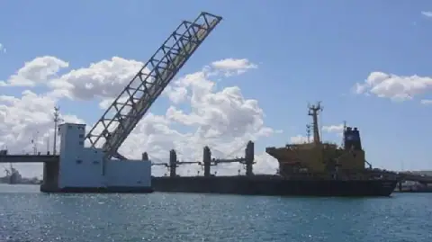 Tunisia's Banzart Moving Bridge to Change Winter Schedule