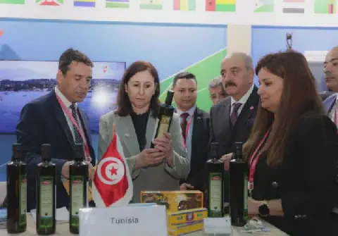 Tunisia's Prime Minister Visits Tunisian Pavilion at Moscow Exhibition