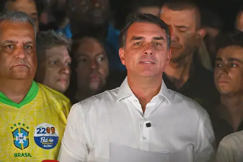 Flávio Bolsonaro Claims Leadership of Brazil from US Exile