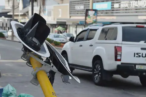 Come clean about broken traffic lights and streetlights, AA urges municipalities