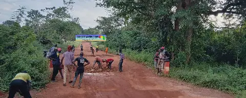 In Guinea, Community Members Rally to Maintain Critical Roadway