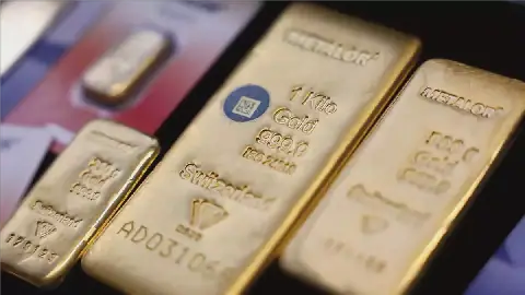 Gold Prices Plummet to $4006.06 per Ounce Amidst US Interest Rate Hike