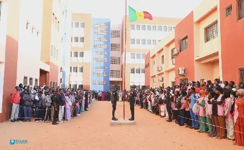 LYCÉE SEYDINA LIMAMOU LAYE : L’EXCELLENCE À L’ÉPREUVE DU DÉFICIT D’ENSEIGNANTS
