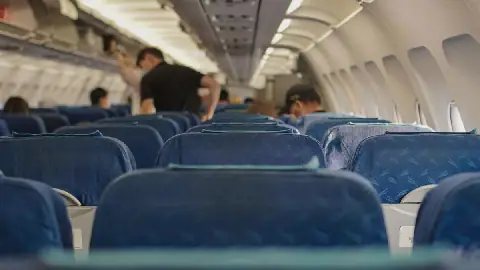 US imposes Ebola attestation on international travelers