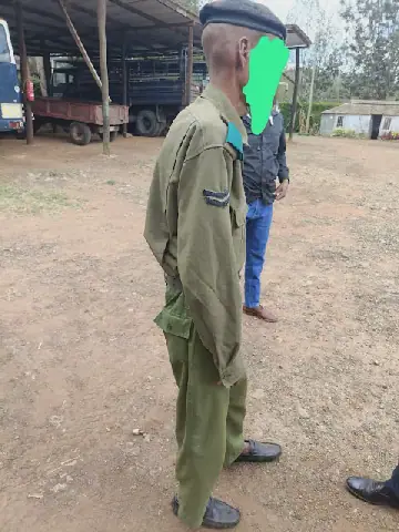 Photo of Struggling Kenyan Police Officer Sparks Concern