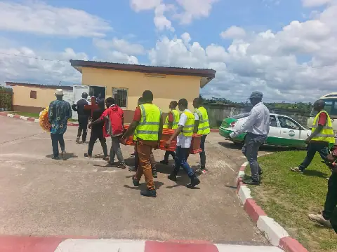 Gabon: la Société des Bois de Lastourville rend un dernier hommage à un agent décédé lors d’un abattage