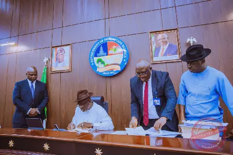 Oborevwori Signs 13th-Month Salary, Four Other Bills into Law