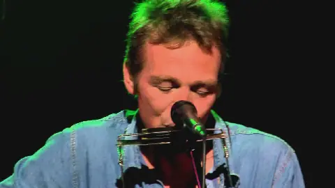 Valiant Swart Performs Hit Song on TV Show