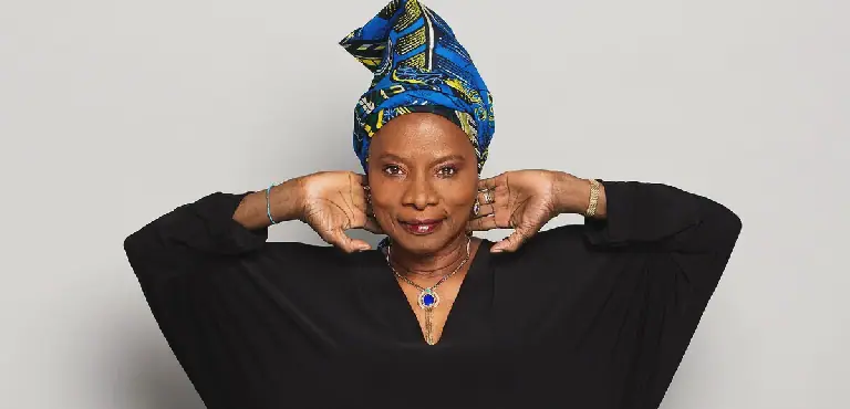 Gagnez 2 places pour le concert d'ANGÉLIQUE KIDJO